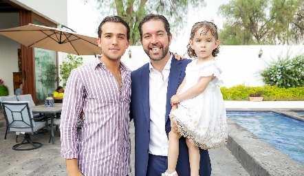  Santiago, Alejandro y Alessa Zamanillo.