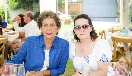  Carmela Torres y Lula López.