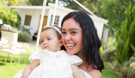  Emilia Zamanillo y Marijó López.