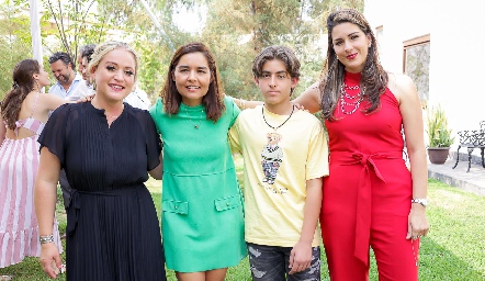  Jessica Torres, Lorena Torres, Diego Carreras y Paty Alvarado.