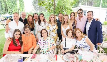  Familia Alvarado.