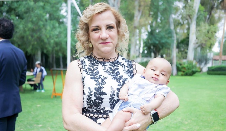  Ana Luisa Torres con su nieto Eugenio Campos.