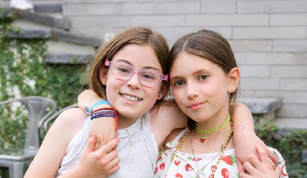  Andrea y Paula.