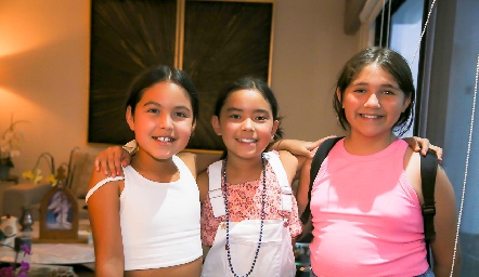 Carmina, Aomi y Valentina.