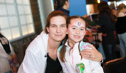  Hanni Abud con su hija Alika.