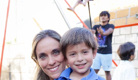  Daniela Llano y Sebastián.