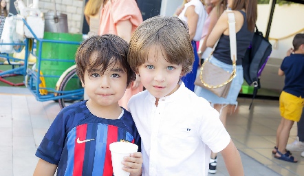  Franco y Santiago.