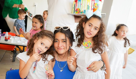  Natalia, Regina Alderete e Inés.