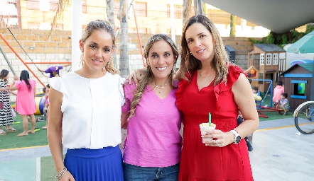  María Torres, Daniela Llano y Eunice Camacho.