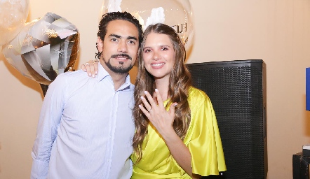  Victorio Ortiz Chevaile y Ana Sofía Solana Bárcena, se comprometieron en matrimonio.