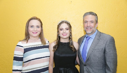  Isaac Orta, Marifer Orta y Maricela García.