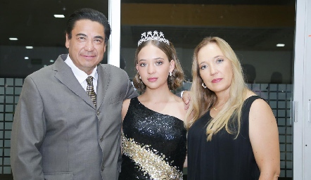  Isabella Meyer, Hans Meyer, Alexandra Meyer, César Meyer y Ramona Rivera.