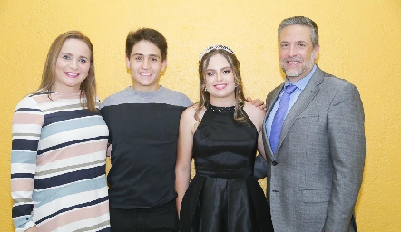  Silvana Martínez y Nelly Ramírez .