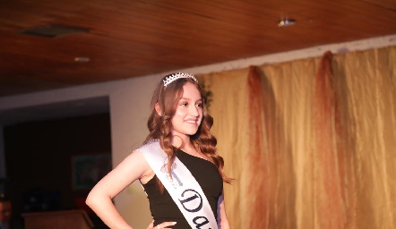  Danna Loredo.