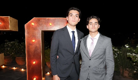  Mario Macías y Diego Gallegos.