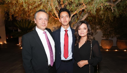  Mario Alberto Pérez, Ayrton Pérez y Aída Palau.