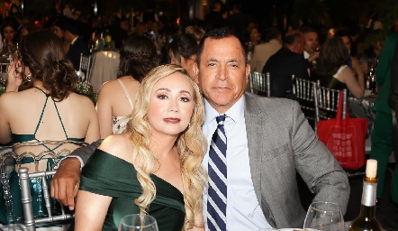  Yolanda Martínez y Benjamín Páez.