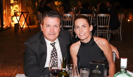  Jean Franco Pizzuto y Alejandra Allende.