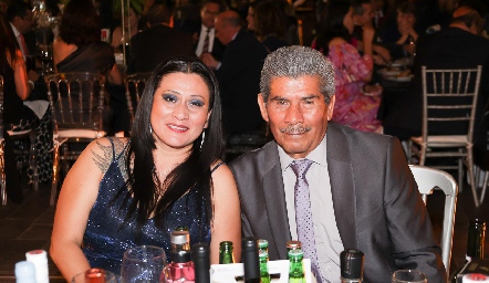  Disfrutando de la noche.