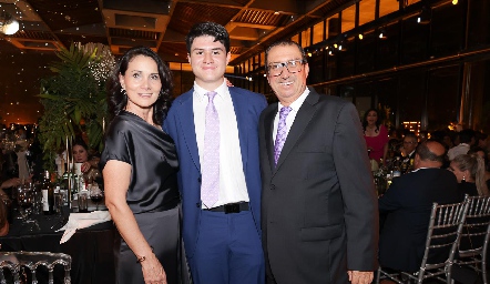  Vicky, Sebastián y Gerardo Cabrera.
