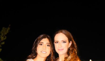  Mariel Espinosa y María Martín.