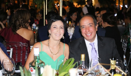  Lucía Álvarez y Moris Chavaile.