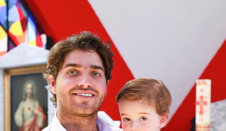  Santiago Gómez con su sobrino Joaquín.