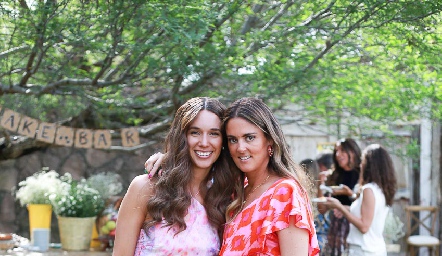  María Stevens y Melissa Ruiz.