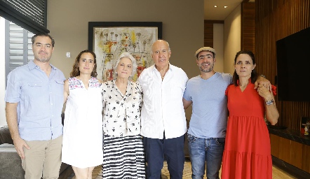  Fernando Azcona, Luza González, Belenda González, Manuel González Carrillo, Manuel González y Fernanda Félix.