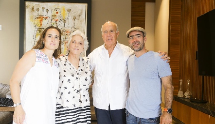  Fernanda Félix, Belenda González, Manuel González Carrillo y Manuel González.