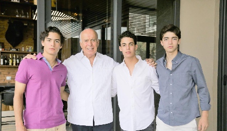  Manuel González, Manuel González, Andrés y Santiago Morales.