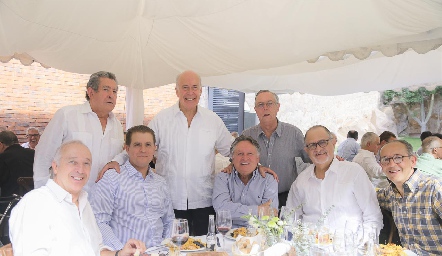  Federico Díaz Infante, Jesús Vega, Benjamín, Manuel González, Filemón, Eduardo, Gerardo Saucedo y Enrique Díaz Infante.