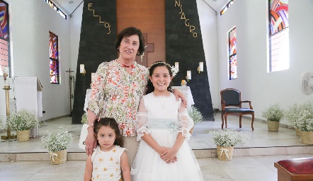  Patricia Esparza, Regina y Alexa.
