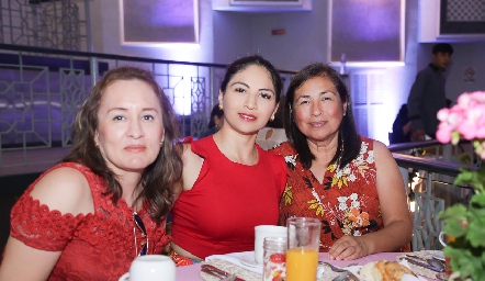  Lizbeth Esqueda, Paola Esquivel e Irma Castillo.