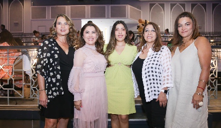  Adriana Saucedo, Georgina Silva, Valeria Sandoval, María Clara Ramirez y Gisella Vera.