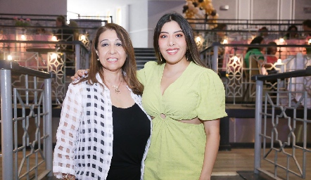  Valeria Sandoval y María Clara Ramirez.