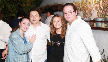  Ana Edith Castillo, Humberto Sainz, Alexia Revuelta y Esteban Pruneda.