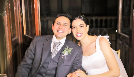Héctor Villalobos y Daniela Yáñez, ya son esposos.
