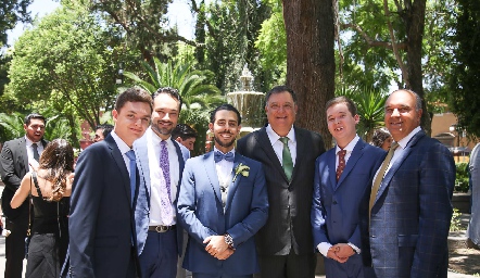  Eduardo de Luna con su familia.