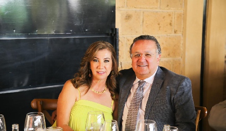  Charo Díaz de León y  Eugenio Robles.