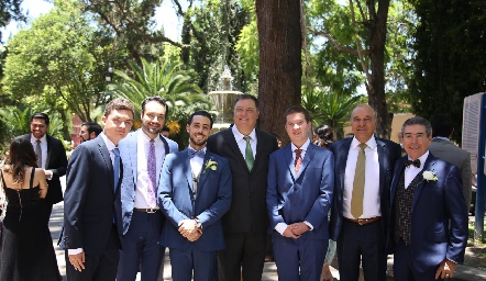  Eduardo De Luna con su familia.