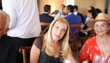  Evangelina Cruz.