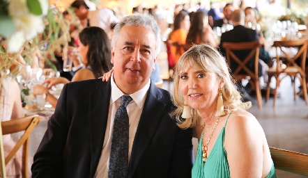  Lucia Penilla y Enrique Buchelli.