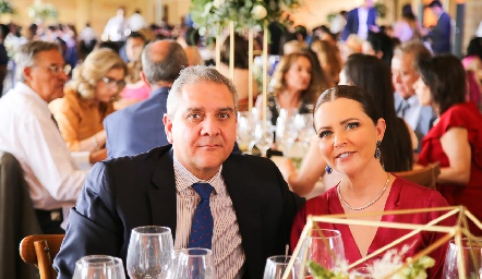  Roberto Valdez y Beatriz Meza.