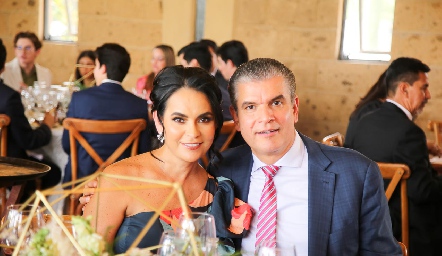  Marily de Tobías y Javier Tobías.