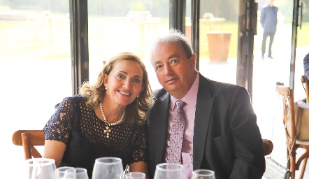  Mónica Alcalde y Federico Garza.