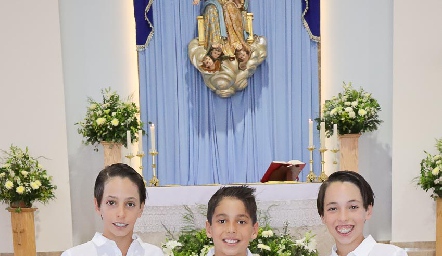  Benjamín, Pablo y Santiago.