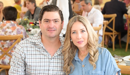  Carlos Dent y Paola Romo.