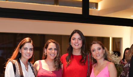  Adriana Olmos, Paulina Aguirre, Gaby González y Sofía César.