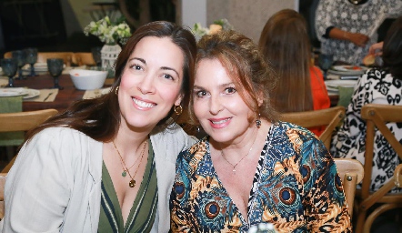  María Quiroz y Lu Von Der Meden.